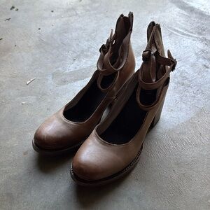 Freebird by Steven Heels with Buckles Size 9